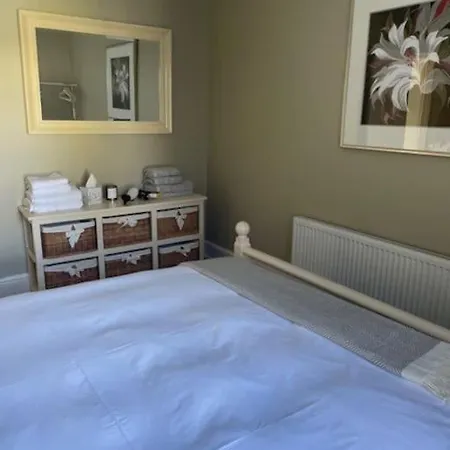 Vila Charming House On Taylors Hill With Free Parking